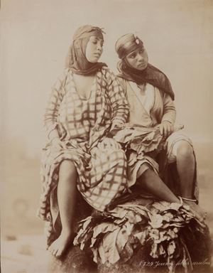 Jeunes filles arabes