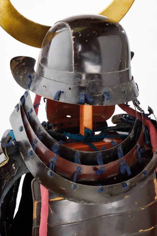 A yokohagi-okegawa-do gusoku (Armatura da samurai)