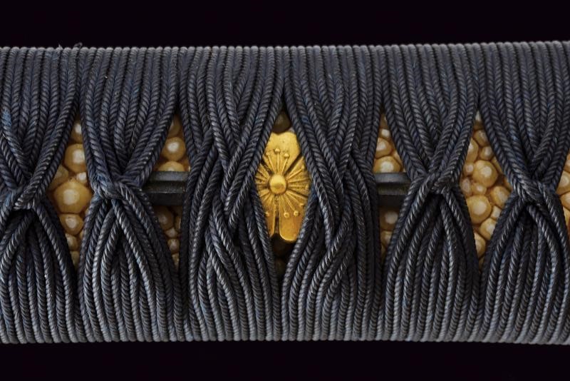 Ju Kane Ari, Wakizashi firmato con koshirae raffinata