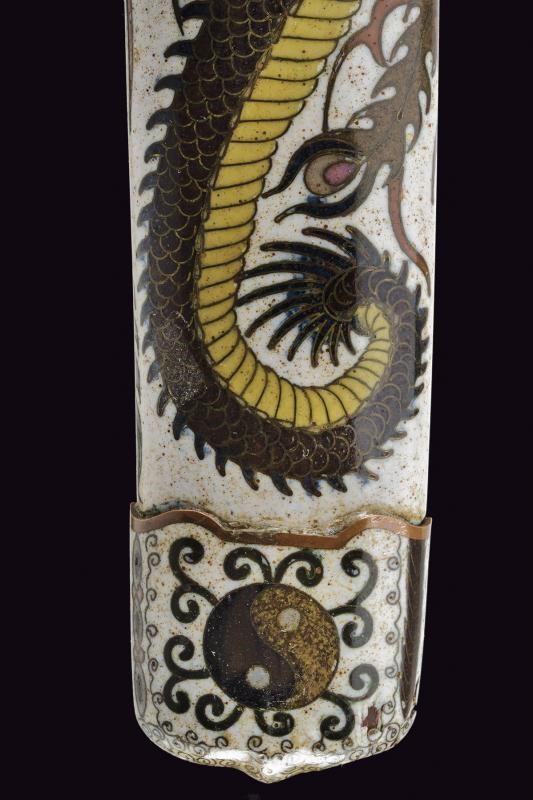 Koshirae per Tachi, Giappone, circa 1880, smalto policromo