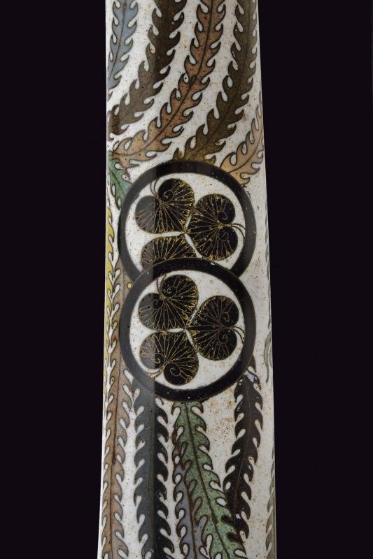 Koshirae per Tachi, Giappone, circa 1880, smalto policromo