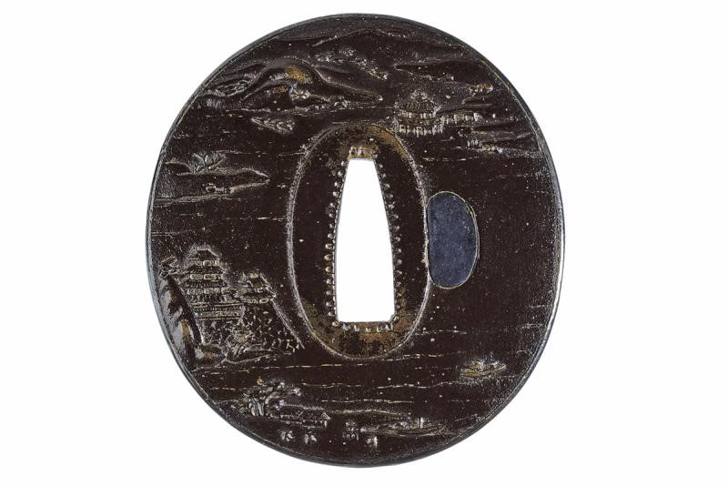 Tsuba, ferro, Japan, periodo Edo (1603-1867), 7 x 7.6 cm