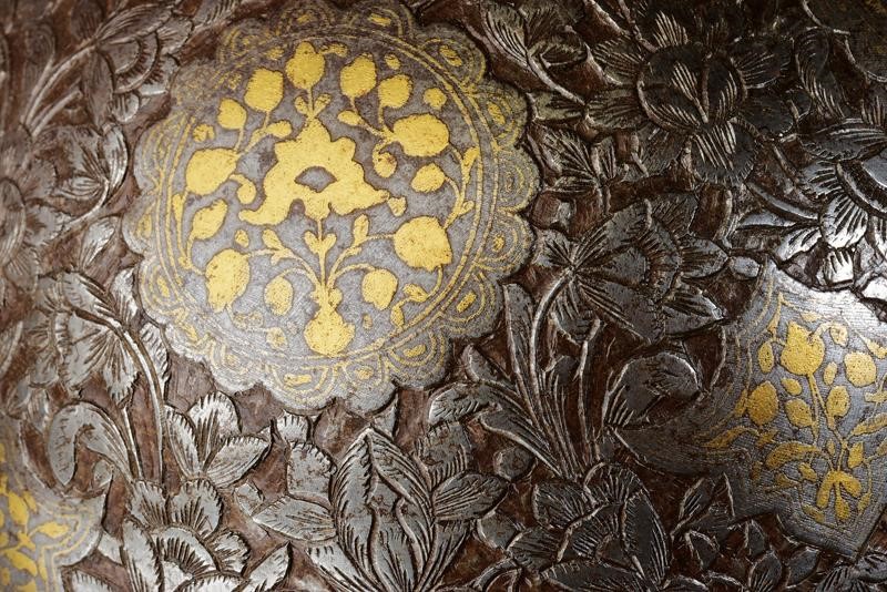 Oggetto Indopersiano, Khula-khud, ferro e oro, Metà XIX Secolo