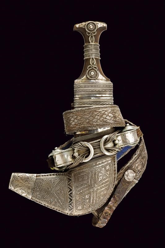 Jambiya con fornimenti in argento