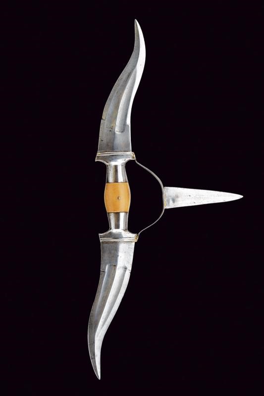 Interessante pugnale Haladie a tre lame