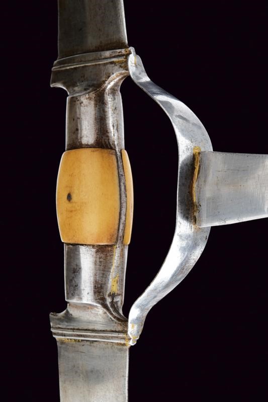 Interessante pugnale Haladie a tre lame