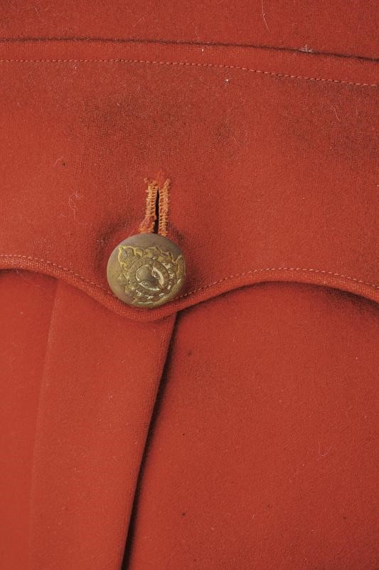 Uniforme del North-West Mounted Police, giubba rossa del 1920 circa montata su manichino