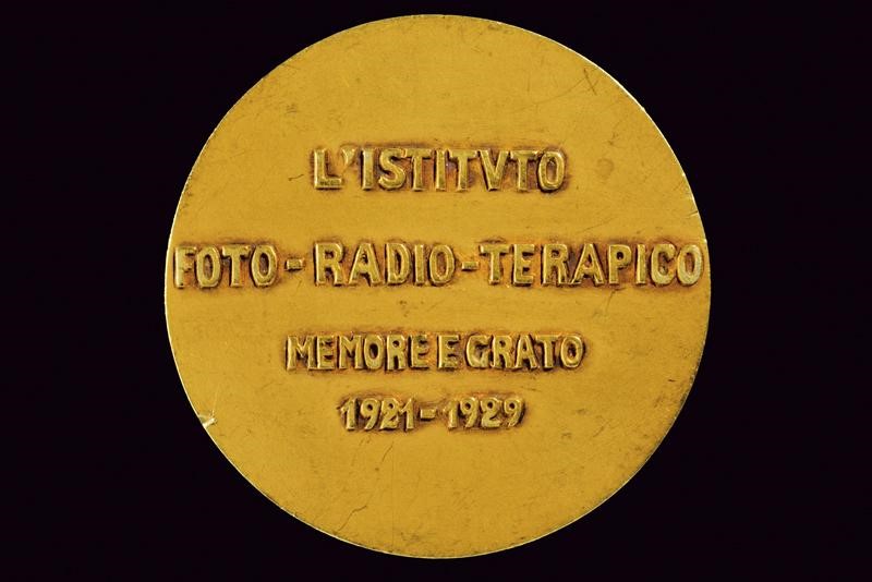 Moscone, Medaglia commemorativa dell'Istituto Foto-Radio-Terapico, oro 18 Kt, 1929