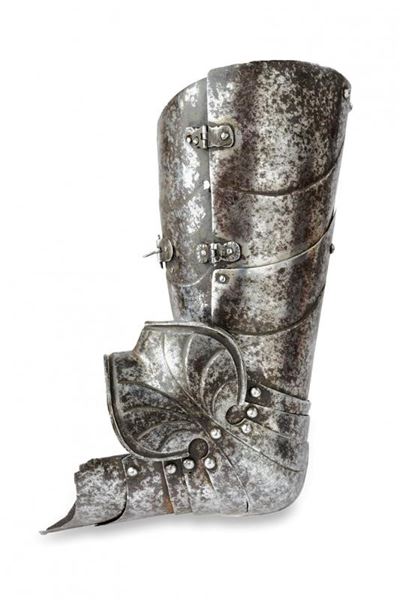 Italia, Arnese destro gotico con ginocchiello, circa 1480