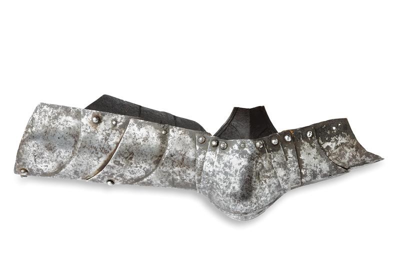 Italia, Arnese destro gotico con ginocchiello, circa 1480
