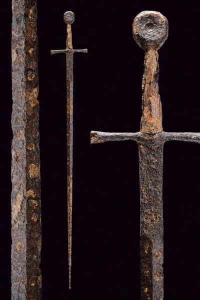Spada da cavaliere, XIV Sec., Francia, lunghezza 116.5 cm