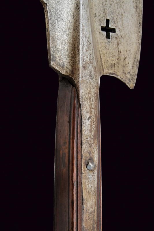 Alabarda di Sempach, ferro svizzero, metà XVII secolo, altezza 210,5 cm