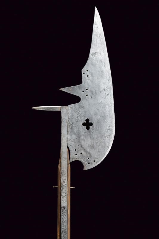 Alabarda svizzera, ferro, fine XV - inizio XVI secolo, altezza 242,5 cm