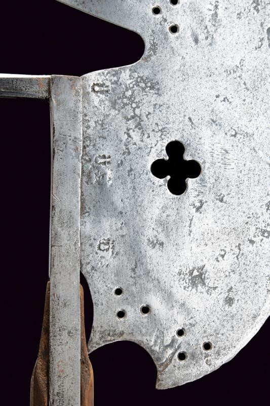 Alabarda svizzera, ferro, fine XV - inizio XVI secolo, altezza 242,5 cm