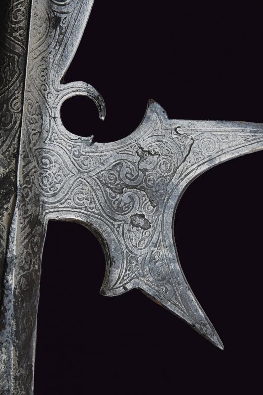 Alabarda tedesca incisa con stemma cavalleresco, lunghezza 207 cm, fine XVII secolo