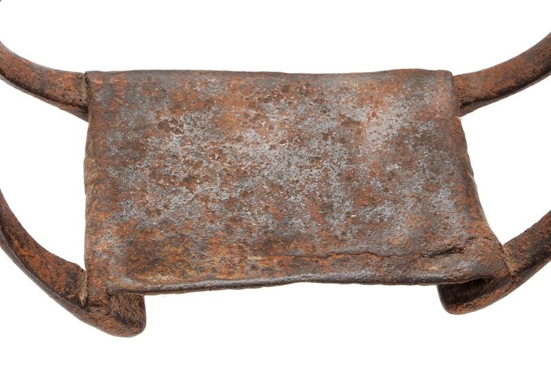 Lotto di quattro staffe in ferro, Europa, XVI - XVII secolo