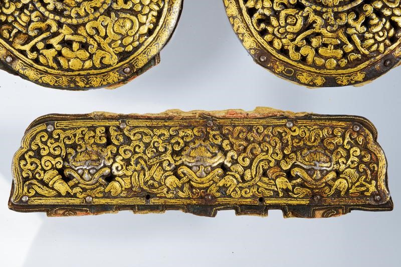 Fornimenti da briglie o selle, lotte in ferro dorato, Tibet, 1700 circa