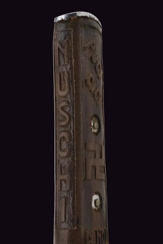 Pugnale da combattimento Mod. 1935 MVSN, impugnatura decorata in legno con simboli storici