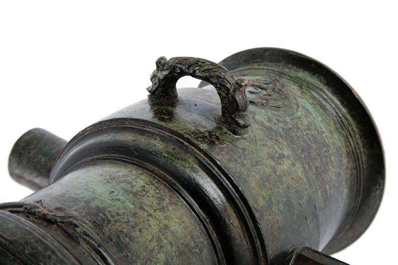 Mortaio in bronzo con stemma, Europa, 1700 circa