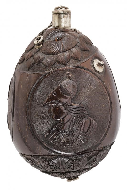 Fiasca da polvere in noce di cocco con busto di Napoleone I, Francia, 1840 circa
