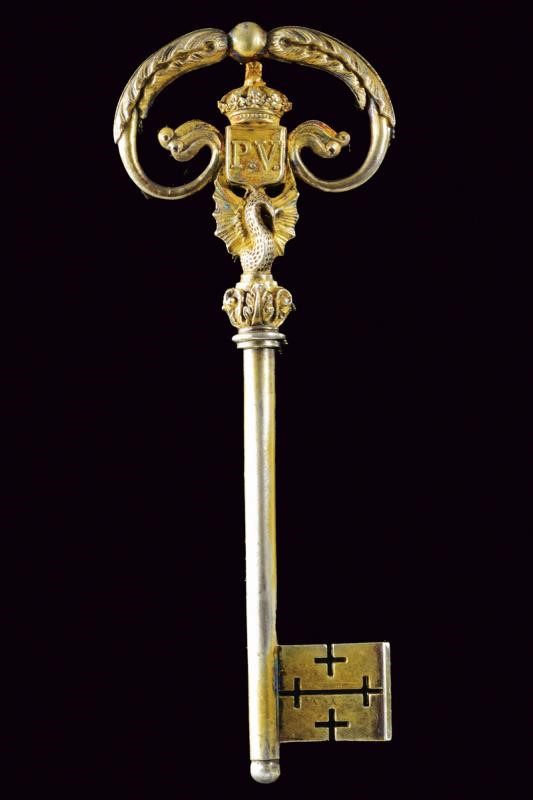 Chiave da Ciambellano con monogramma "P. V."