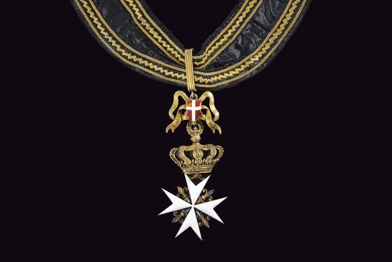 Sovrano Ordine Militare di Malta, Decorazione da collo con pendente, ottone parzialmente smaltato