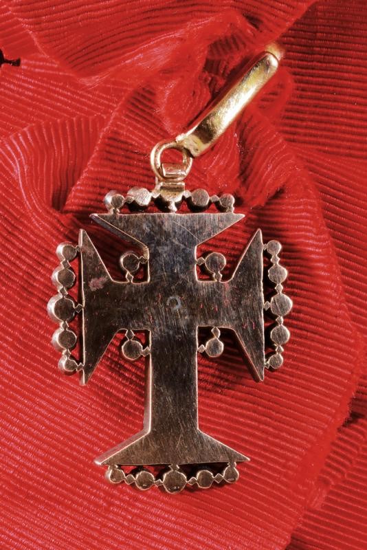Pendente con croce in oro, Portogallo, 1800 circa