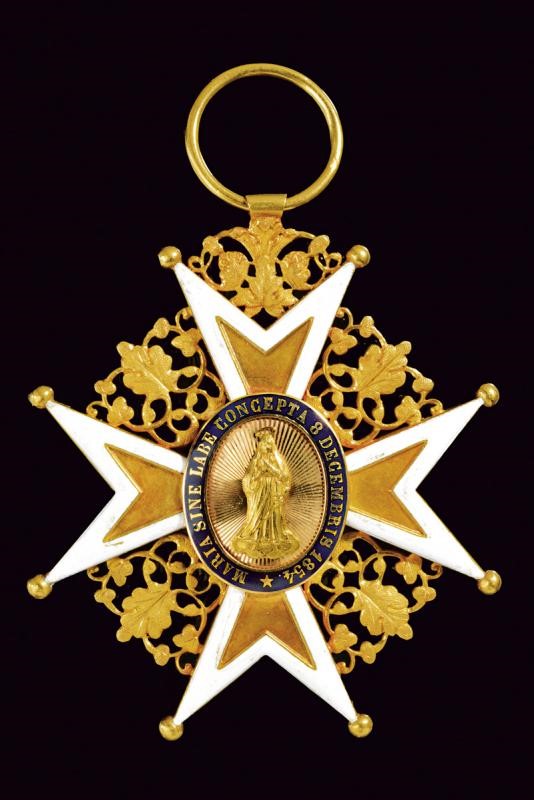 Croce in oro parzialmente smaltata, 1855, Stato Pontificio, con busto di Pio IX