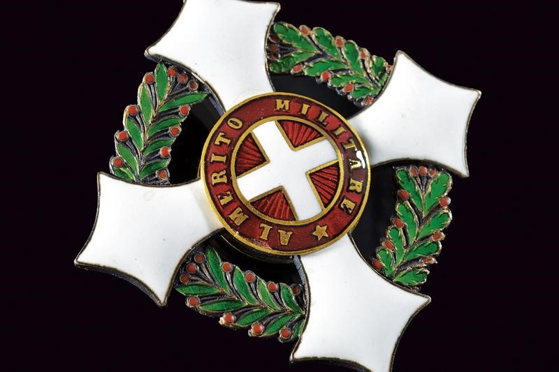 Barretta con cinque decorazioni