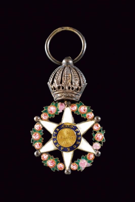 Ordine della Rosa, Semi-miniatura in argento smaltato con medaglione in oro