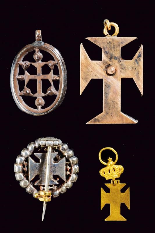 Ordine del Cristo, Lotto di miniature in oro e smalti, Portogallo, XIX secolo