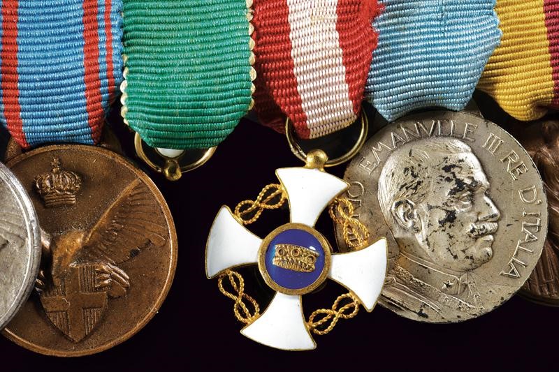 Amedeo Paradisi, Barretta con dieci miniature di onorificenze militari, Regno d'Italia