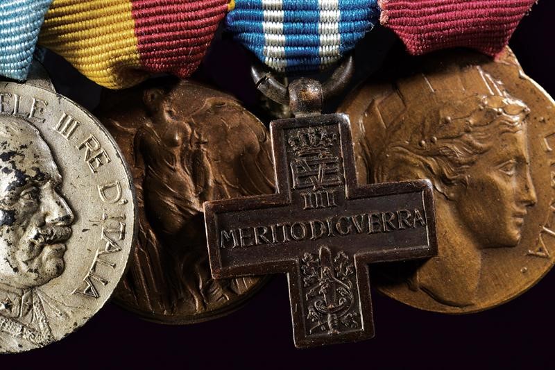 Amedeo Paradisi, Barretta con dieci miniature di onorificenze militari, Regno d'Italia