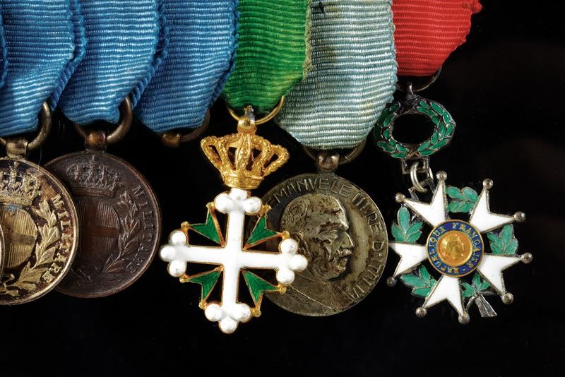 Francesco Pricolo, Distintivo commemorativo con miniature di onorificenze - Prima metà del XX sec...