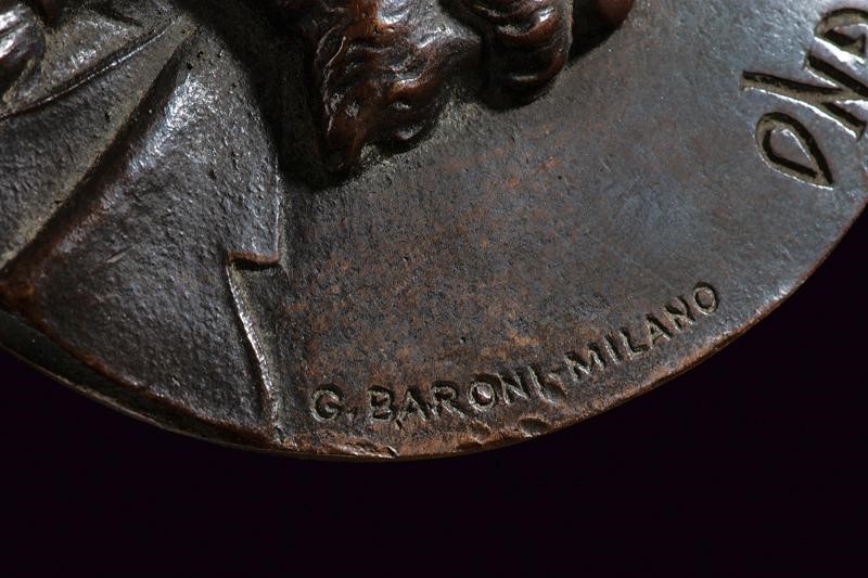 Tamagno, Placchette circolari in bronzo con bassorilievo del tenore