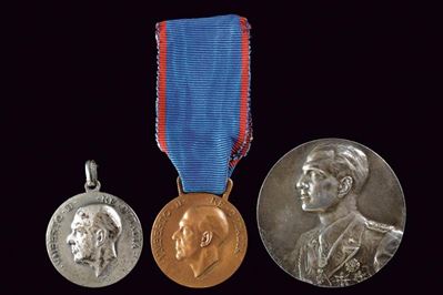 Umberto II, Lotto di tre medaglie in bronzo e argento (1946)