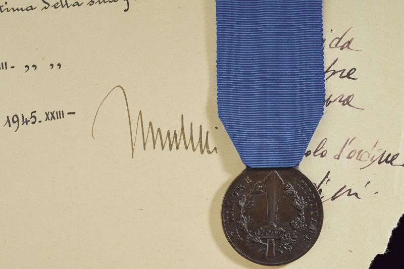 Medaglia al valore militare in bronzo, Repubblica Sociale Italiana, 1944