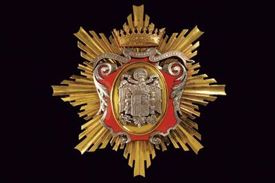 Plaque 'DOTORES DEL CLAUSTRO EXTRAORDINARIO', metallo dorato e smaltato, Spagna, 1950-60
