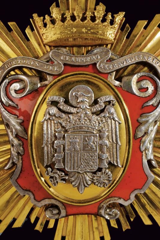 Plaque 'DOTORES DEL CLAUSTRO EXTRAORDINARIO', metallo dorato e smaltato, Spagna, 1950-60