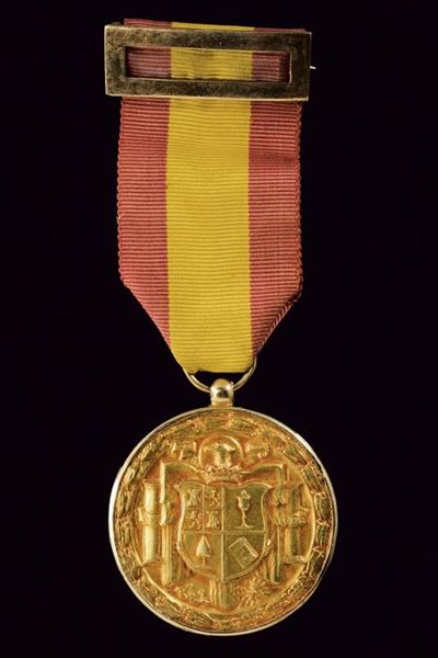 Medaglia d'oro commemorativa, Spagna, 1975, diametro 4 cm.