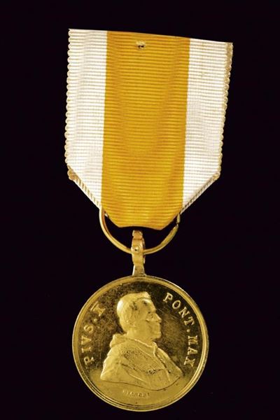 Medaglia Pio X, Benemerenti in oro, Stato Città del Vaticano, diametro 26.2 cm, 1900 circa