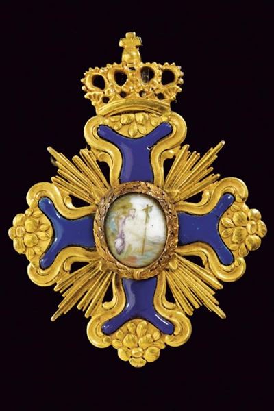 Pendente religioso, croce dorata a mercurio con medaglione in porcellana