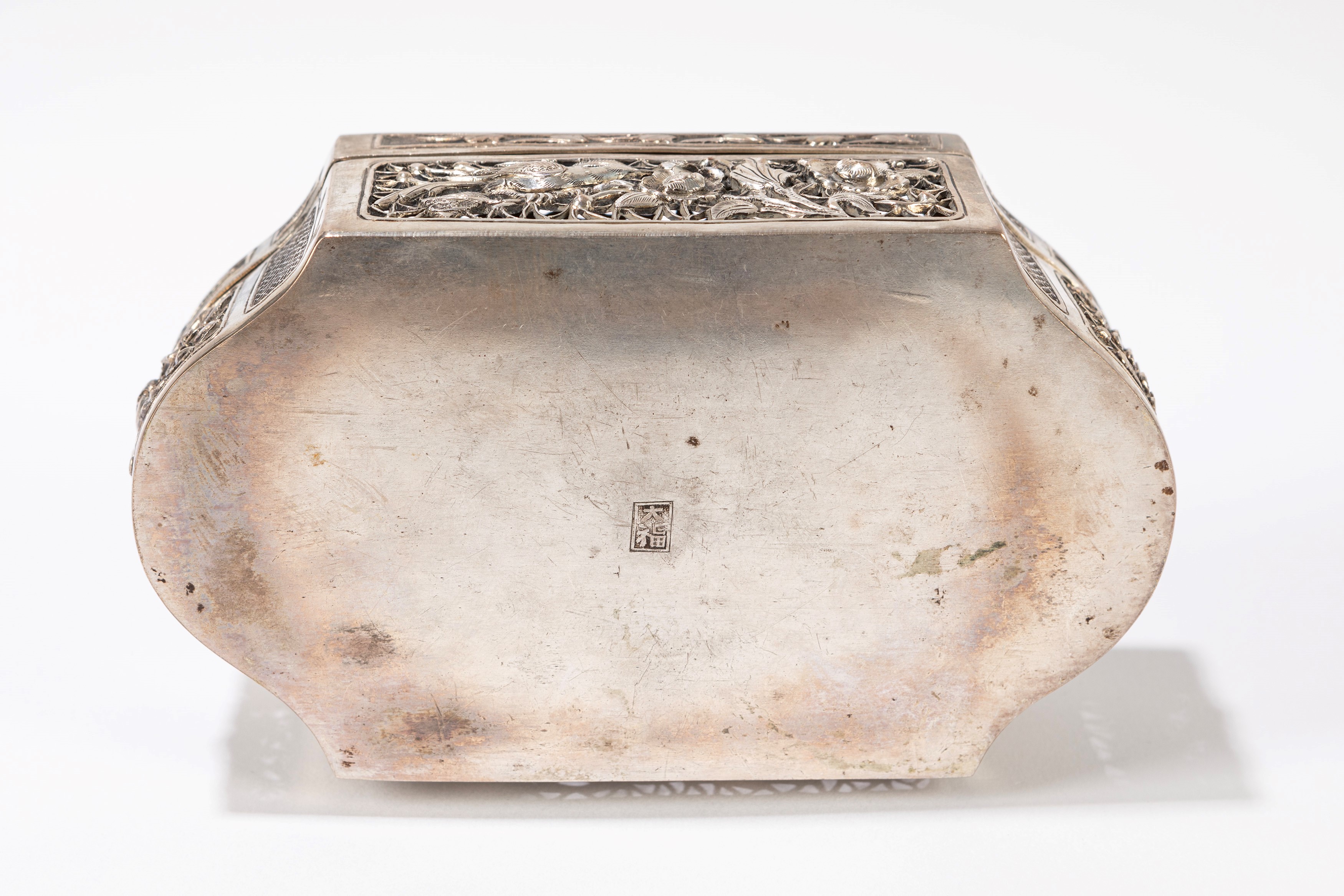 Due scatoline in argento