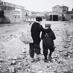 Senza titolo (Bambini, periferia di Comacchio)
