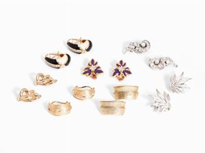 Lotto composto da sette paia di orecchini