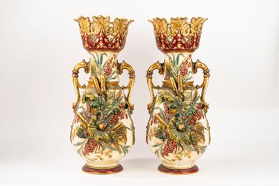 Coppia di Vasi Biansati in Ceramica Policroma
