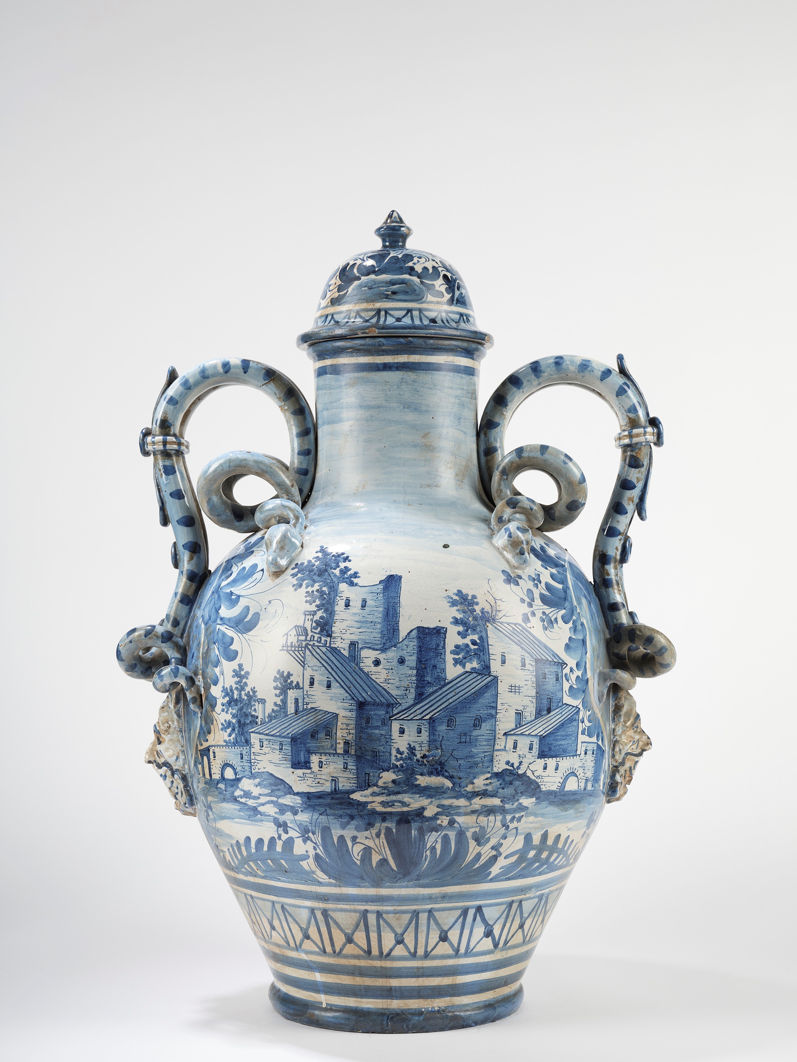 Grande Stagnone con Coperchio in Maiolica. Manifattura Ligure