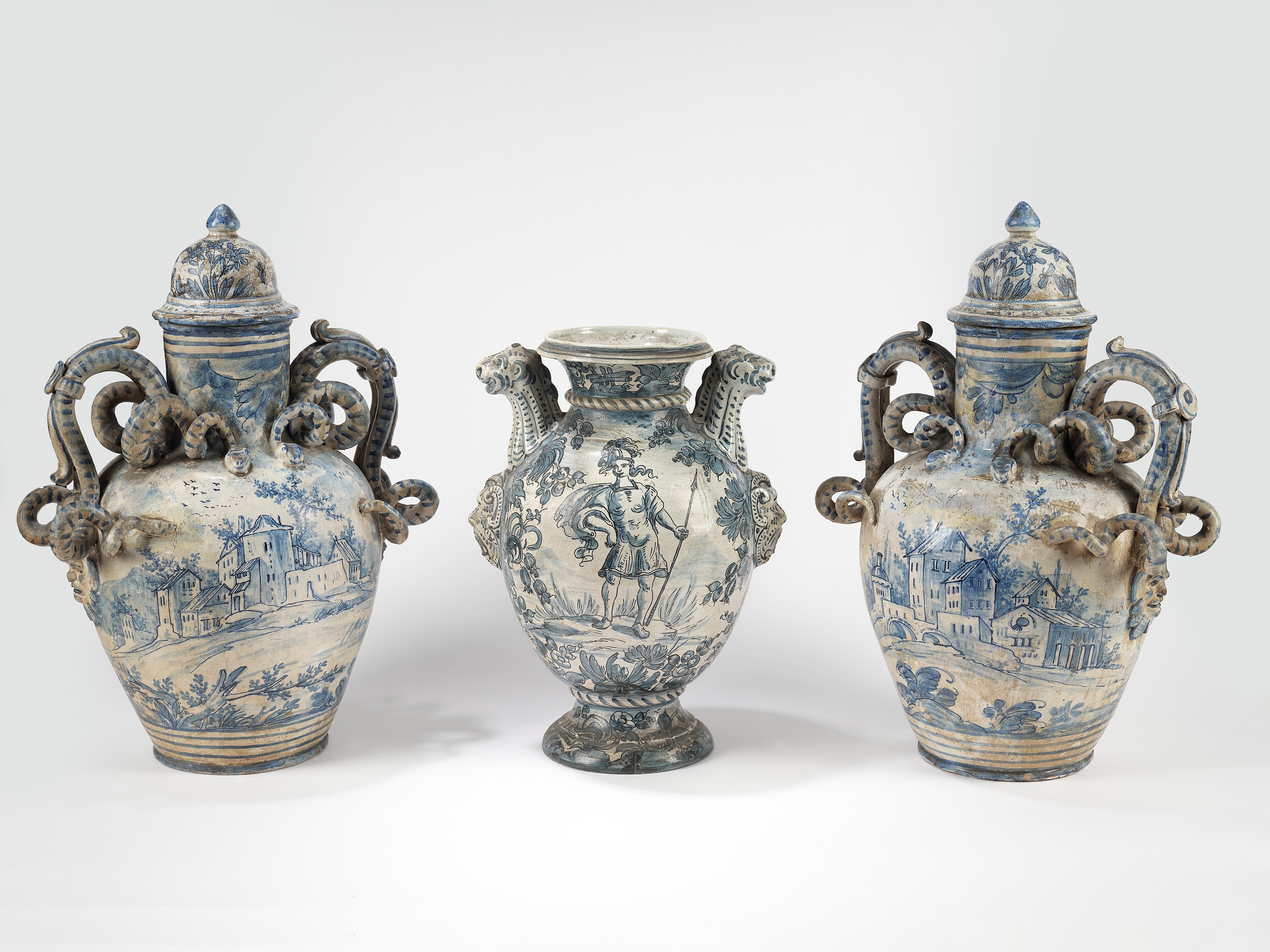 Tre Vasi in Maiolica. Manifattura Ligure e Napoletana