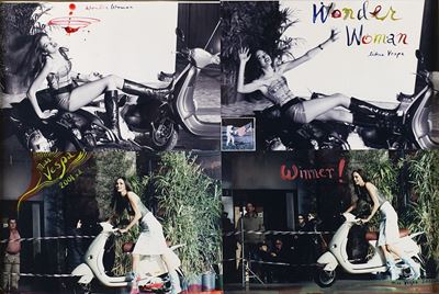 Wonder Woman likes Vespa, 2001 - Quattro stampe cromogeniche vintage montate a mosaico, collage e...