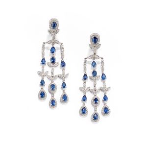 Orecchini pendenti con zaffiri